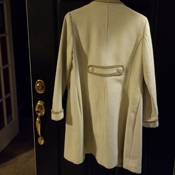 Coat - Picture 1 of 5